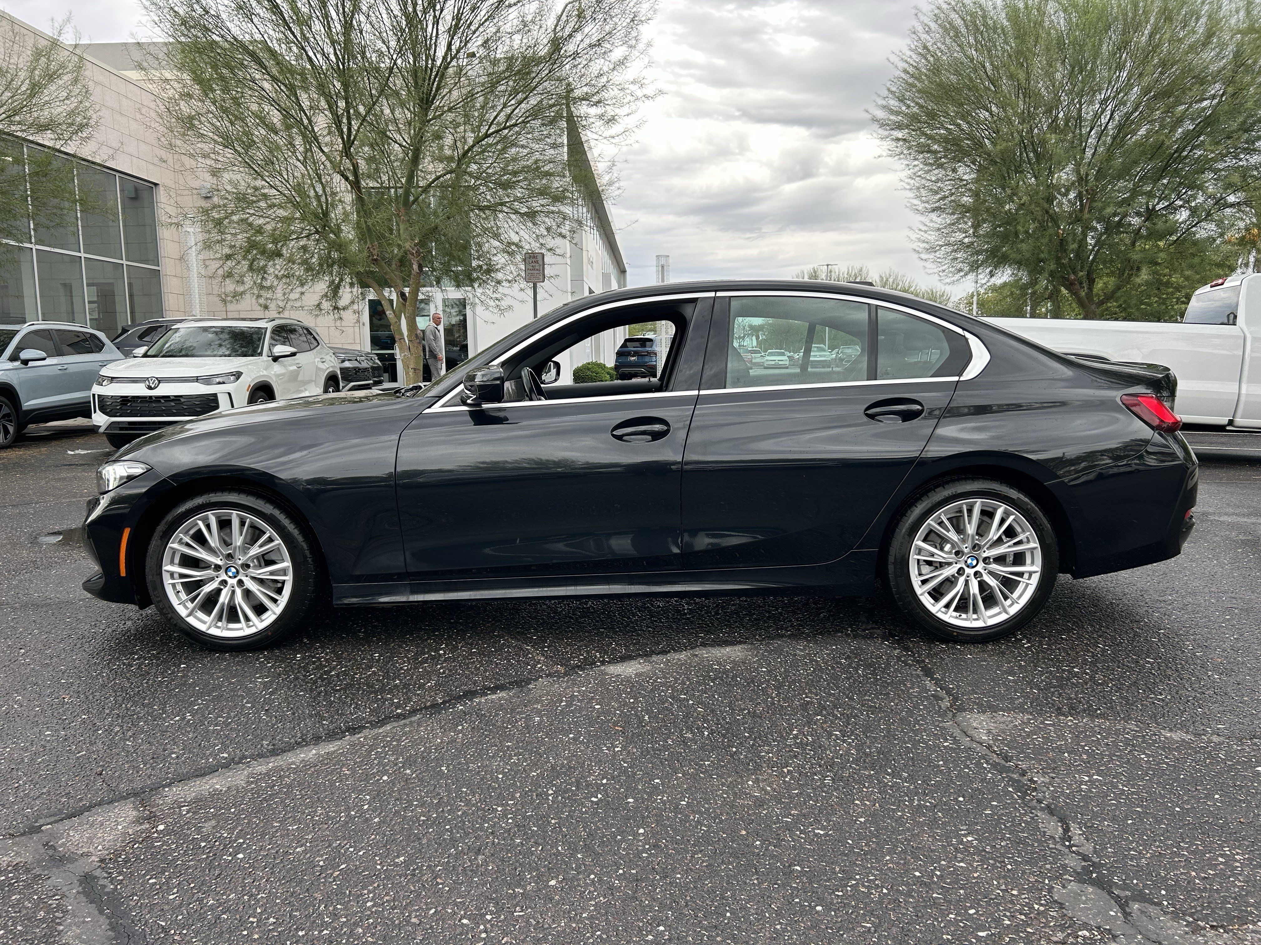 Used 2024 BMW 330i Sedan RWD image 2