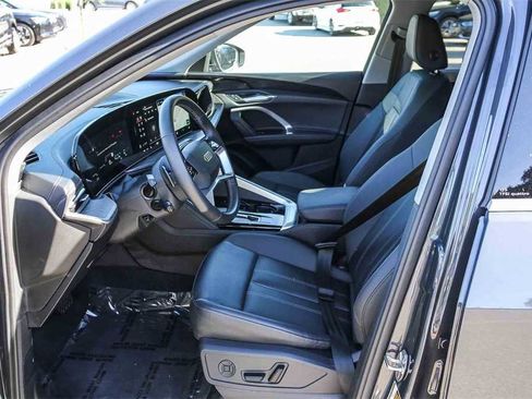 Used 2025 Audi Q5 Premium w/ Convenience Package image 19