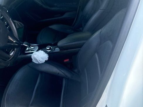 Used 2018 INFINITI QX30 Premium FWD image 8