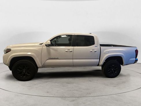 Certified 2023 Toyota Tacoma SR5 AWD/4WD image 2