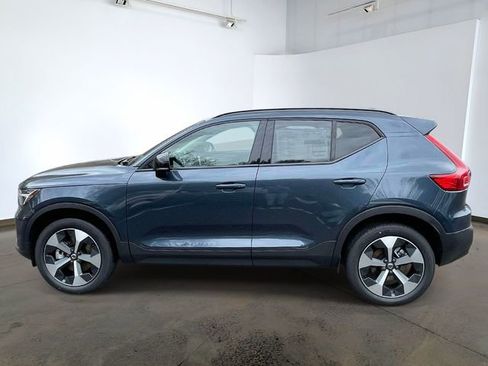 New 2026 Volvo XC40 B5 Core w/ Protection Package Premier AWD/4WD image 6