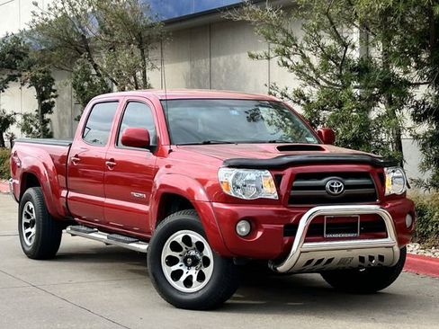 Used 2010 Toyota Tacoma PreRunner image 2