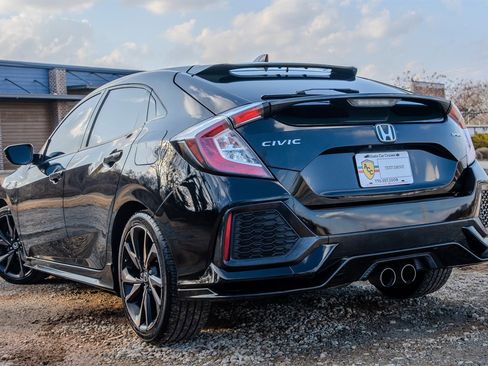 Used 2018 Honda Civic Sport image 3