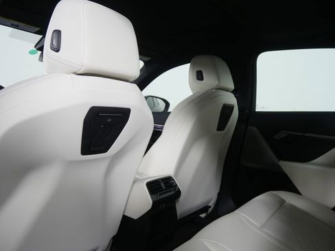 New 2026 BMW i5 eDrive40 w/ M Sport Package image 16