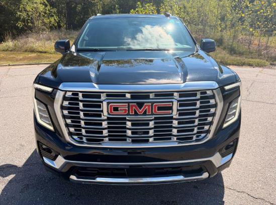Used 2025 GMC Yukon XL Denali w/ Sun & Power Step Package AWD/4WD image 13