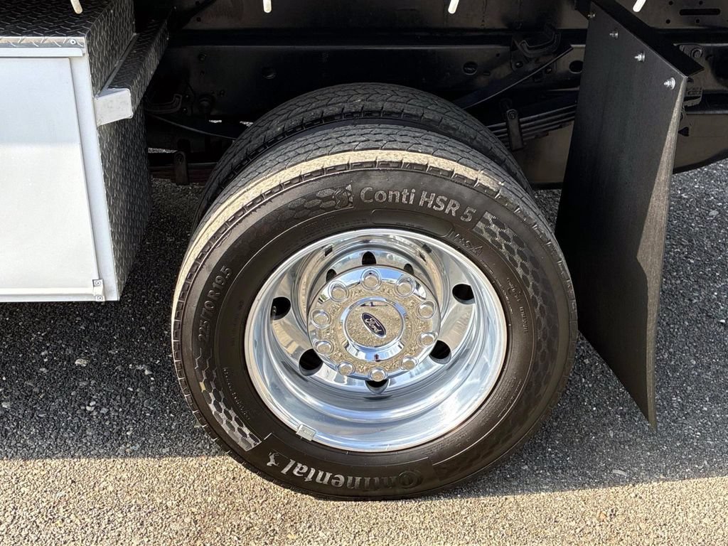 Used 2025 Ford F550 2WD Regular Cab Super Duty w/ XLT Value Package image 14