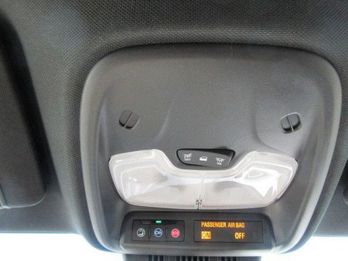 New 2025 GMC Canyon AT4 image 17