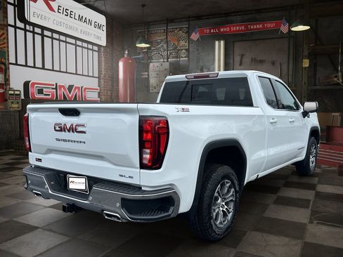 New 2026 GMC Sierra 1500 SLE w/ X31 Off-Road Package AWD/4WD image 3