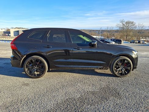 Certified 2023 Volvo XC60 B5 Ultimate w/ Climate Package image 7