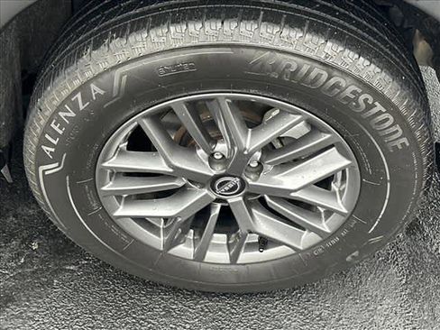 Used 2024 Nissan Rogue S image 24