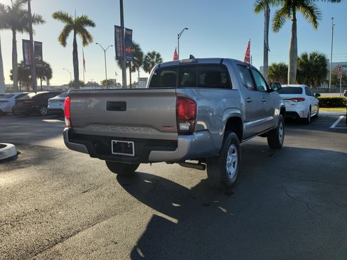 Used 2020 Toyota Tacoma SR w/ SR Convenience Package RWD image 11