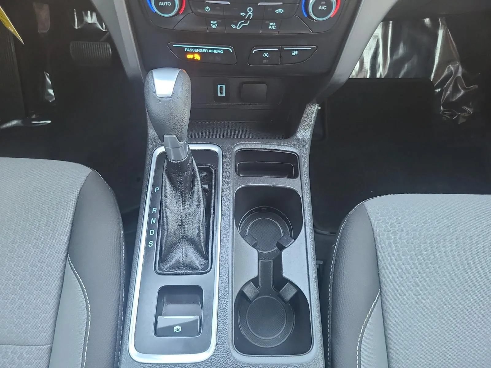 Used 2017 Ford Escape SE FWD image 16