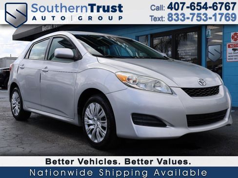 Used 2011 Toyota Matrix FWD image 1