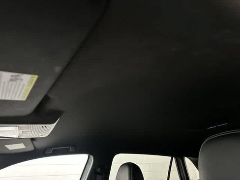 Used 2024 Volkswagen Atlas Cross Sport SE FWD image 27