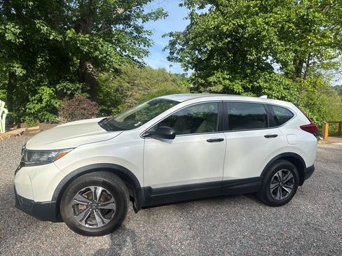 Used 2017 Honda CR-V LX image 2