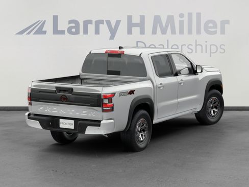 New 2026 Nissan Frontier PRO-4X w/ Tow Package AWD/4WD image 5