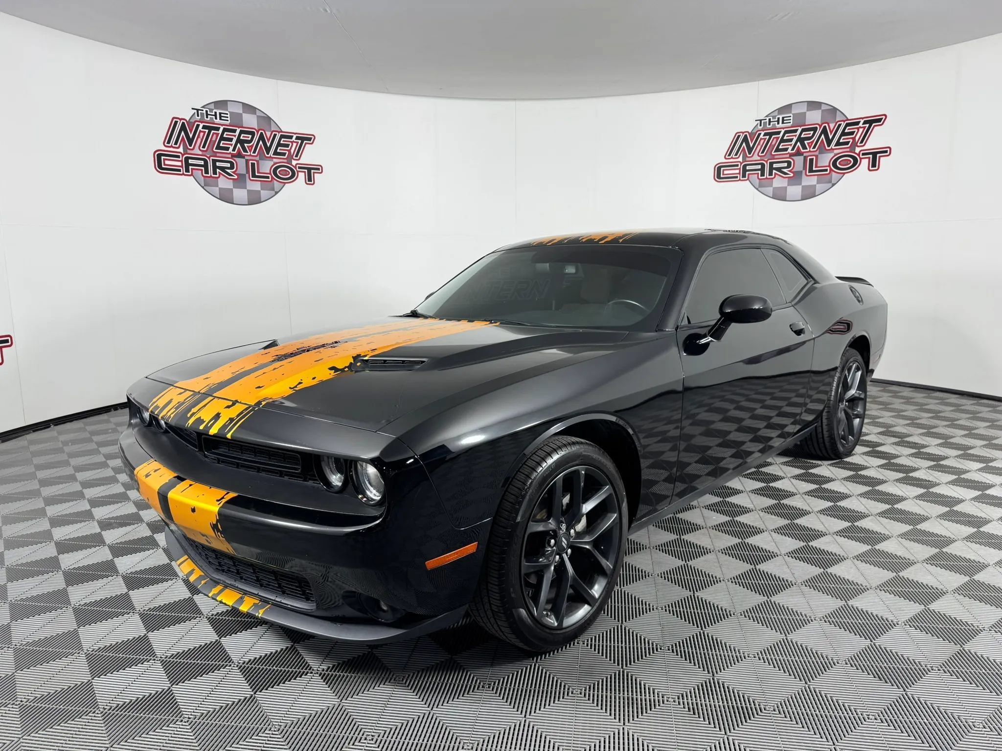 Used 2022 Dodge Challenger SXT w/ Blacktop Package RWD image 3
