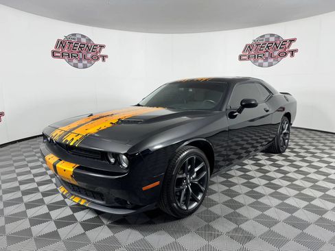 Used 2022 Dodge Challenger SXT w/ Blacktop Package RWD image 3