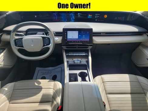 Used 2024 Lincoln Nautilus Reserve w/ Equipment Group 202A AWD/4WD image 8