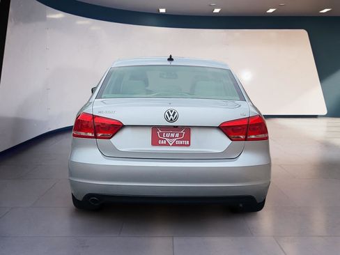 Used 2014 Volkswagen Passat 2.5 SE image 4
