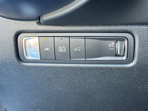 Used 2024 Chevrolet Equinox EV LT FWD image 39