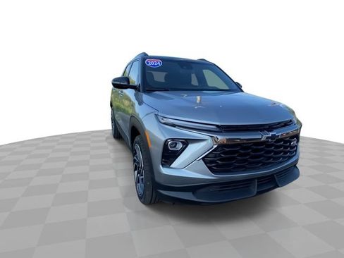 Used 2024 Chevrolet TrailBlazer RS w/ Driver Confidence Package AWD/4WD image 4