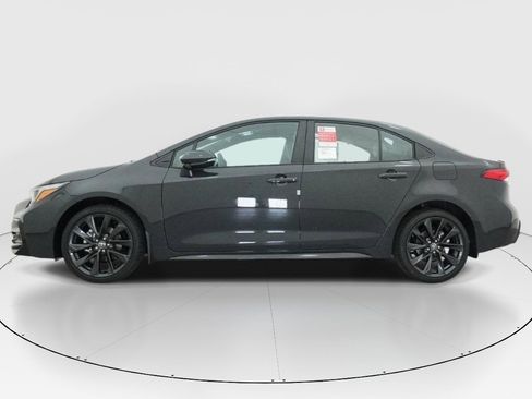 Used 2026 Toyota Corolla SE FWD image 3