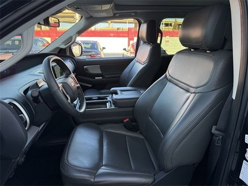 Used 2025 Ford Expedition Active image 26