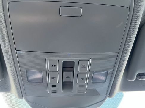 Used 2025 Volkswagen Jetta SE image 23