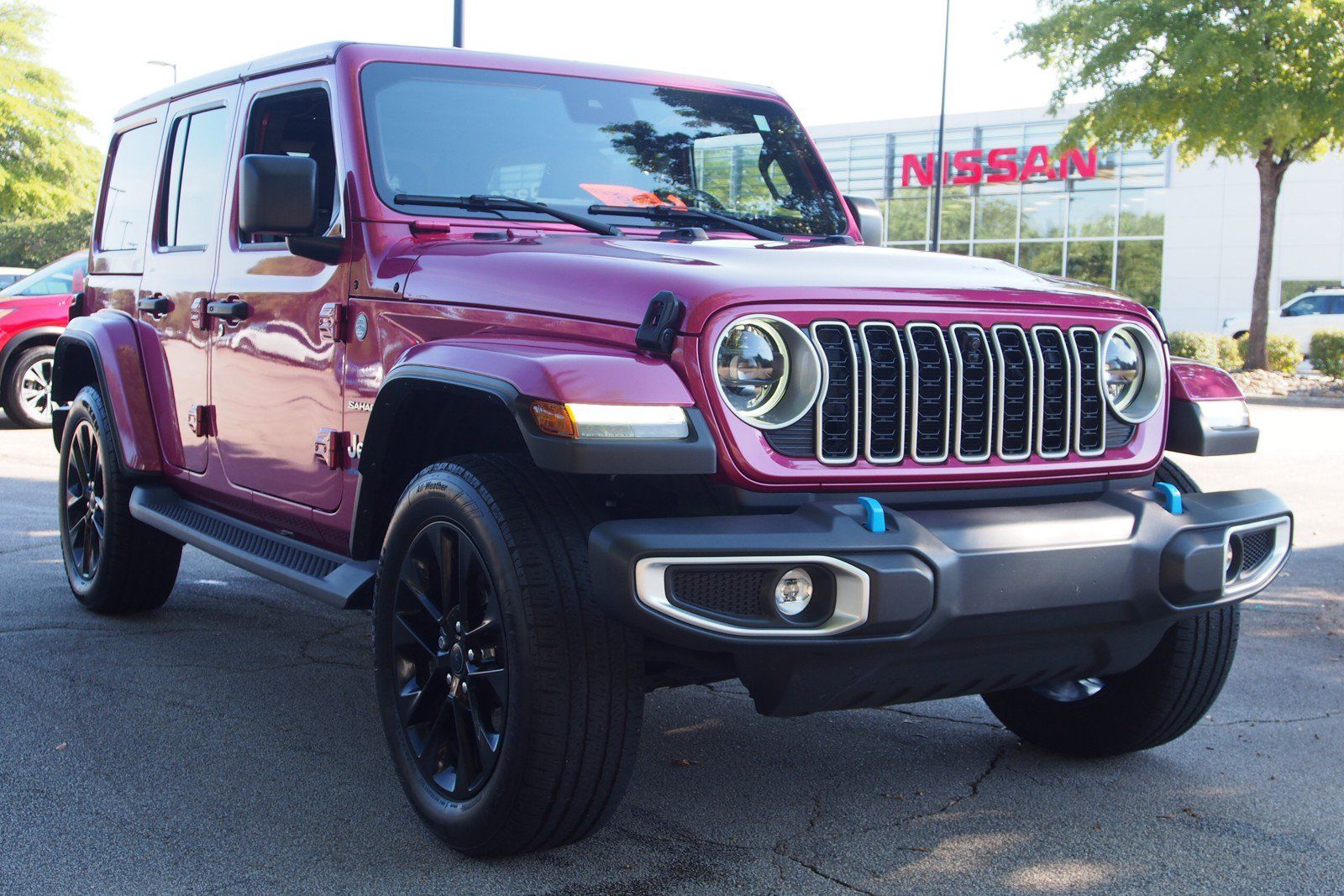 Used 2024 Jeep Wrangler Unlimited Sahara w/ Technology Group AWD/4WD image 1