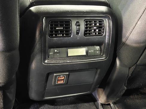 Used 2018 Nissan Pathfinder S AWD/4WD image 26