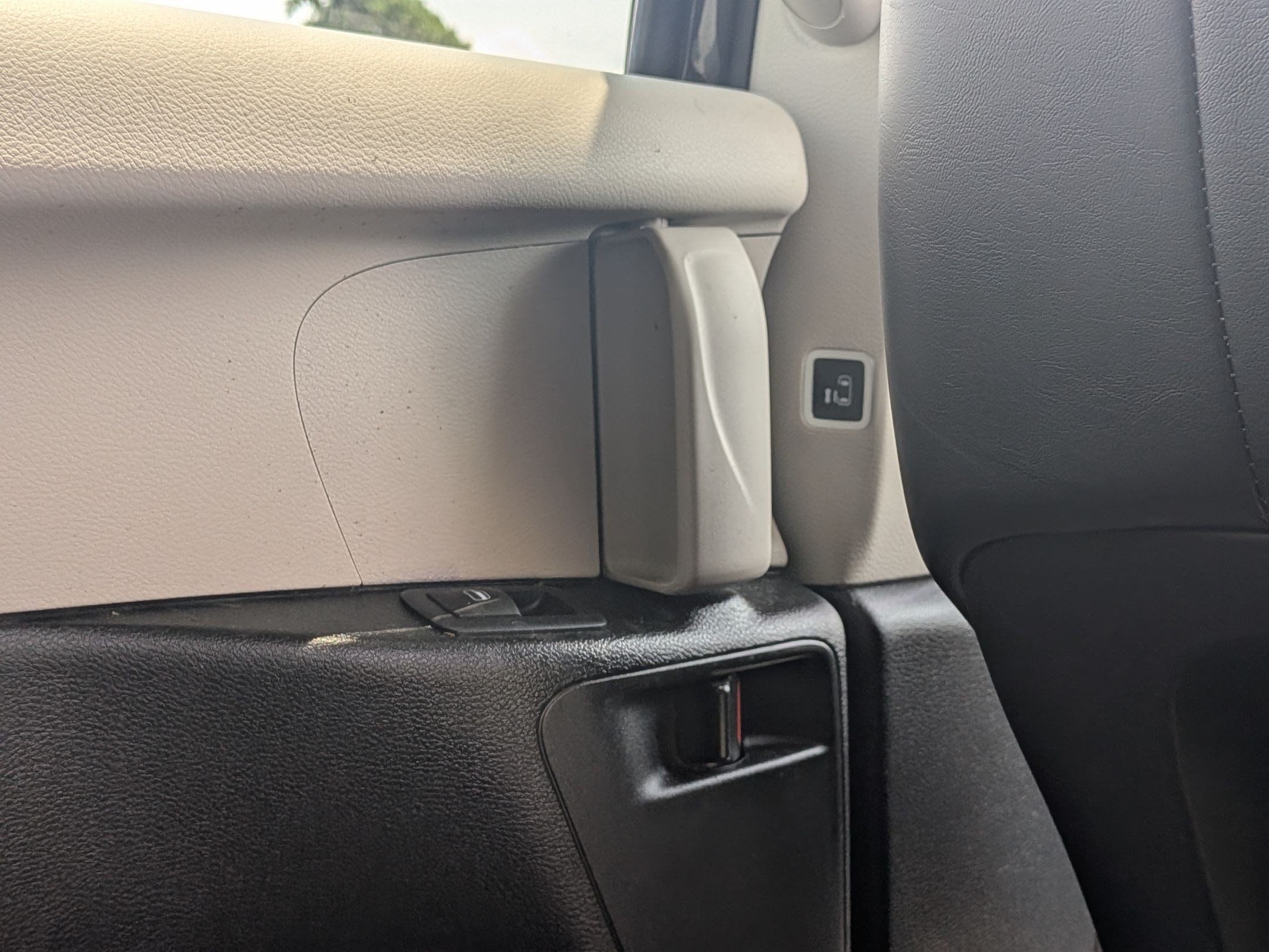 Used 2023 Chrysler Pacifica Touring-L FWD image 22