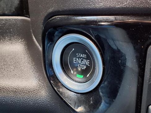 Used 2022 GMC Sierra 1500 Elevation w/ Preferred Package RWD image 9