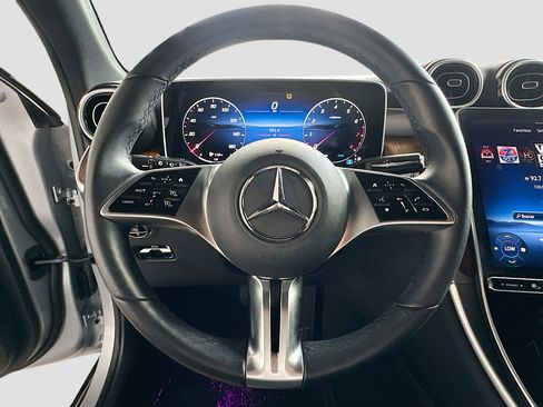 Used 2025 Mercedes-Benz GLC 300 4MATIC image 11