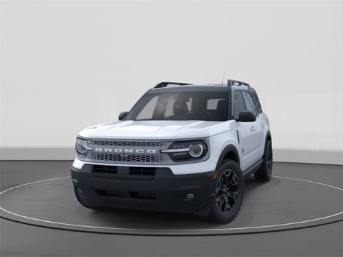 New 2025 Ford Bronco Sport Outer Banks image 2