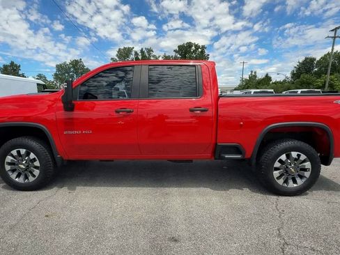 Used 2022 Chevrolet Silverado 2500 Custom w/ Custom Convenience Package AWD/4WD image 5