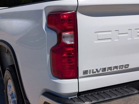 Used 2023 Chevrolet Silverado 2500 LT AWD/4WD image 13