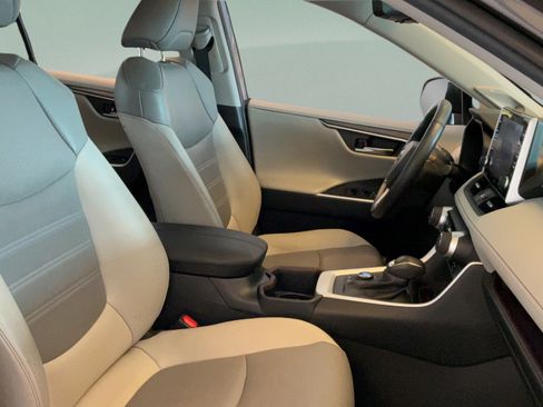 Certified 2022 Toyota RAV4 Limited AWD/4WD image 31