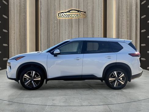 Used 2024 Nissan Rogue SL w/ SL Premium Package image 8