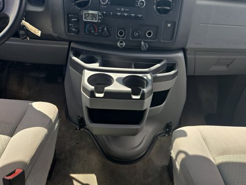 Used 2013 Ford E-350 and Econoline 350 XLT RWD image 21
