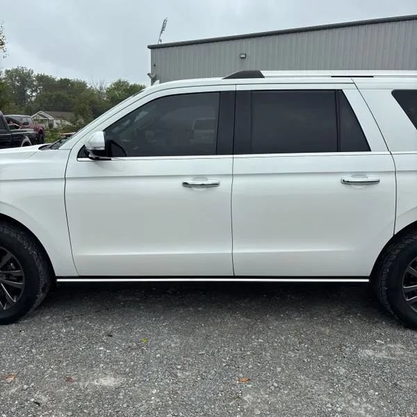 Used 2021 Ford Expedition Max Limited AWD/4WD image 3