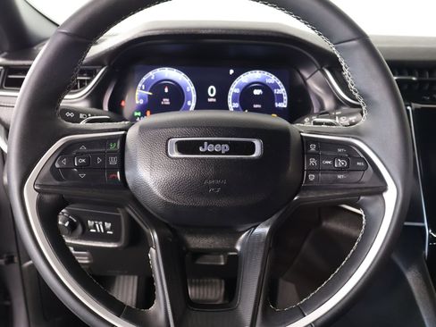 Used 2024 Jeep Grand Cherokee L Laredo AWD/4WD image 3
