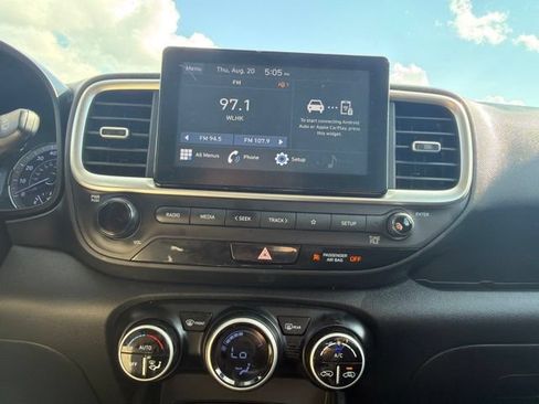 Used 2021 Hyundai Venue SEL FWD image 22