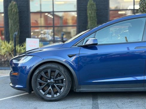 Used 2022 Tesla Model X image 10