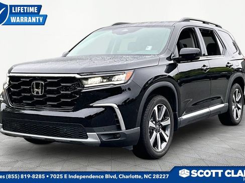 Used 2025 Honda Pilot Elite image 3