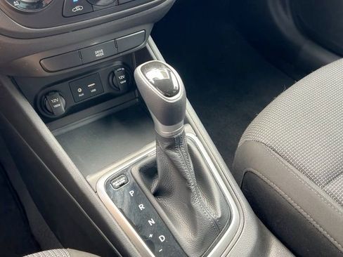 Used 2022 Hyundai Accent SE w/ Cargo Package image 32