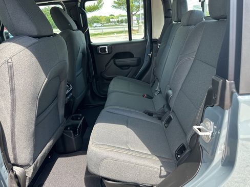 New 2025 Jeep Gladiator Sport image 46