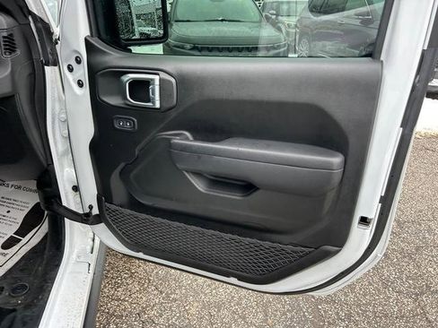 Used 2024 Jeep Gladiator Sport image 30