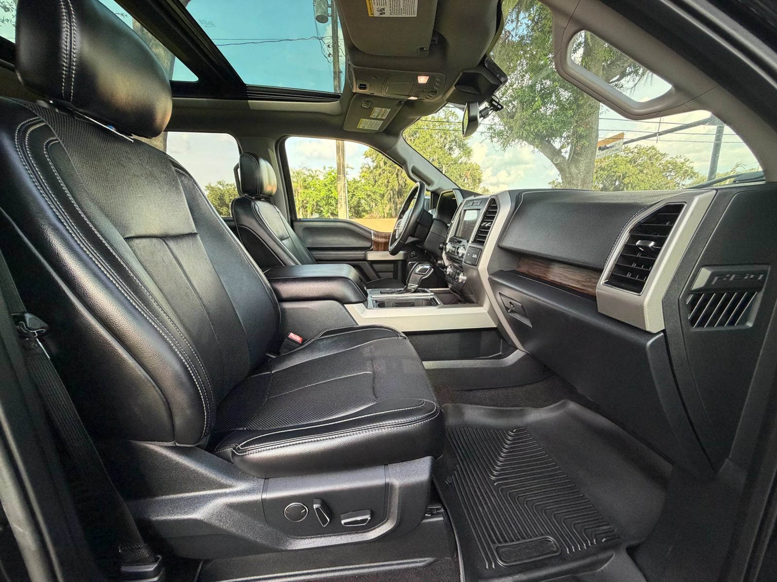 Used 2018 Ford F150 Lariat w/ Equipment Group 502A Luxury AWD/4WD image 16