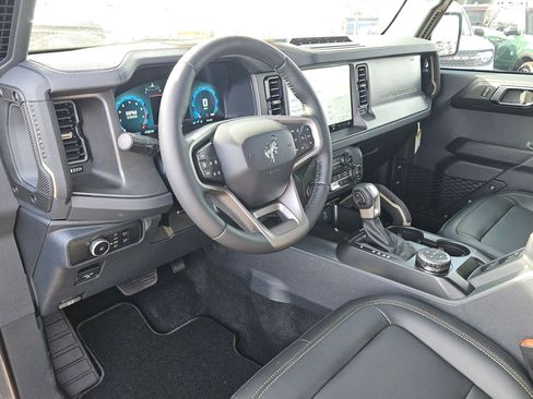 New 2025 Ford Bronco Badlands image 7